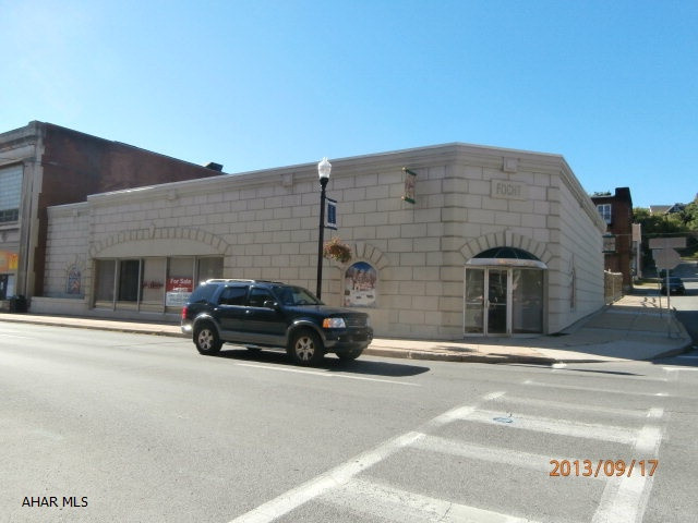 Former LeBistro Caf. Building only. Equipment removed. Modern building of good quality. Some trim work needed. Dryvit exterior.