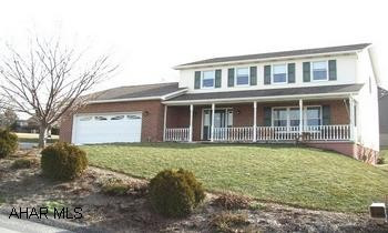 QUALITY BUILT TWO STORY W/TWO FAMILYROOM AREAS WITH GAS FIREPLACES, SURROUND SOUND SPEAKERS AND OUTSIDE SPEAKERS. TOP OF THE LINE CONSTRUCTION FEATURING CERAMIC TILE AND HARDWOOD FLOORING. TWO FAMILYROOM AREAS WITH FIREPLACES AND LOTS OF STORAGE THROUGHOUT.
