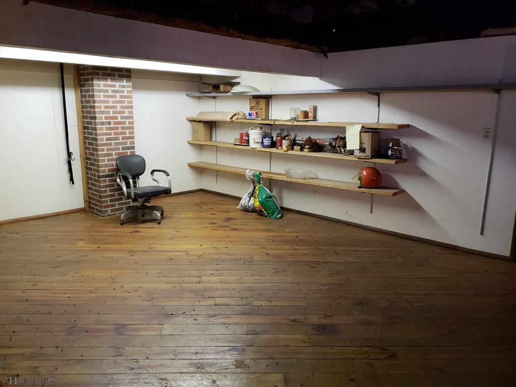Unknown - Land