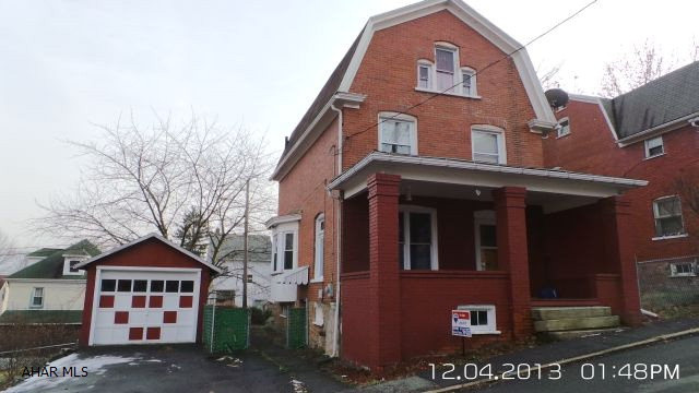 Great starter or investment property. 1 car garage - nice kitchen and bath - good condition, low taxes. Take a Look!