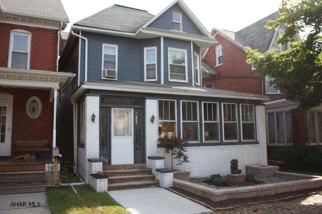Seller is offering 3% seller's assist on the $67,900 sale price.  Remodeled for you to move right in.  Concrete - that's right, concrete counter tops!  Laminate flooring, washer and dryer on the 1st floor.  All kinds of space in this home with a wraparound enclosed front porch.  Larger than usual lot with offstreet parking.  3 bedrooms and one of them is super size for this type of house.  Don't miss out.