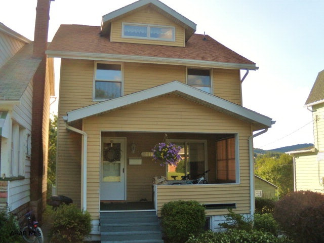 Charming 3 bedroom 1 bath 2 1/2 story home in great location of Altoona! This cozy residence offers many updates! Hardwood floors. Central air. Newer roof. Covered deck. Game room and much more! Priced to sell!