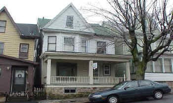Great Starter House - 3 or 4 bedroom home with nice eat-in kitchen.  All hardwood floors.  Great landscaped rear yard and fenced.  Great covered patio. Roof is Shingle & rolled.  Owner Transferred. Great Starter House - 3 or 4 bedroom home with nice eat-in kitchen.  All hardwood floors.  Great landscaped rear yard and fenced.  Great covered patio. Roof is Shingle & rolled.  Owner Transferred.