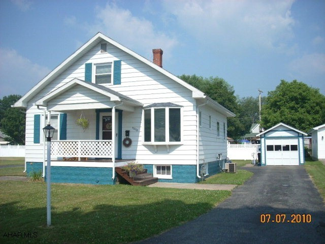 Beautifully maintained 3 bedroom, 1.5 bath home on large, flat lot in Eldorado. Detached garage, covered front porch & covered back patio. Newer roof, furnace, & laminate flooring (over hardwood). Open floor plan. Great for starter home or downsizing. Home warranty included.