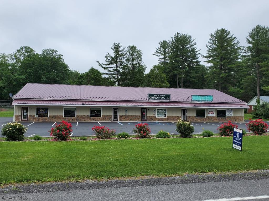 Commercial plaza for sale, $599,000. Building has 7200 sq ft of retail space. Currently the building is divided in 4 rental spaces consisting of one 1,200 sq ft;       one 1,850 sq ft;        one 1750 sq ft         one; 2400 sq ft units.        Please request additional information for qualified buyers.