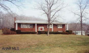 4 BEDROOM, 2.5 BATH SPLIT ENTRY. COMPLETELY FINISHED BASEMENT. LARGE FAMILY ROOM WITH FIREPLACE. OVER 3,000 SQ. FT. HOME WARRANTY PLAN INCLUDED. SELLER MAY NEED 60 DAYS TO CLOSE.