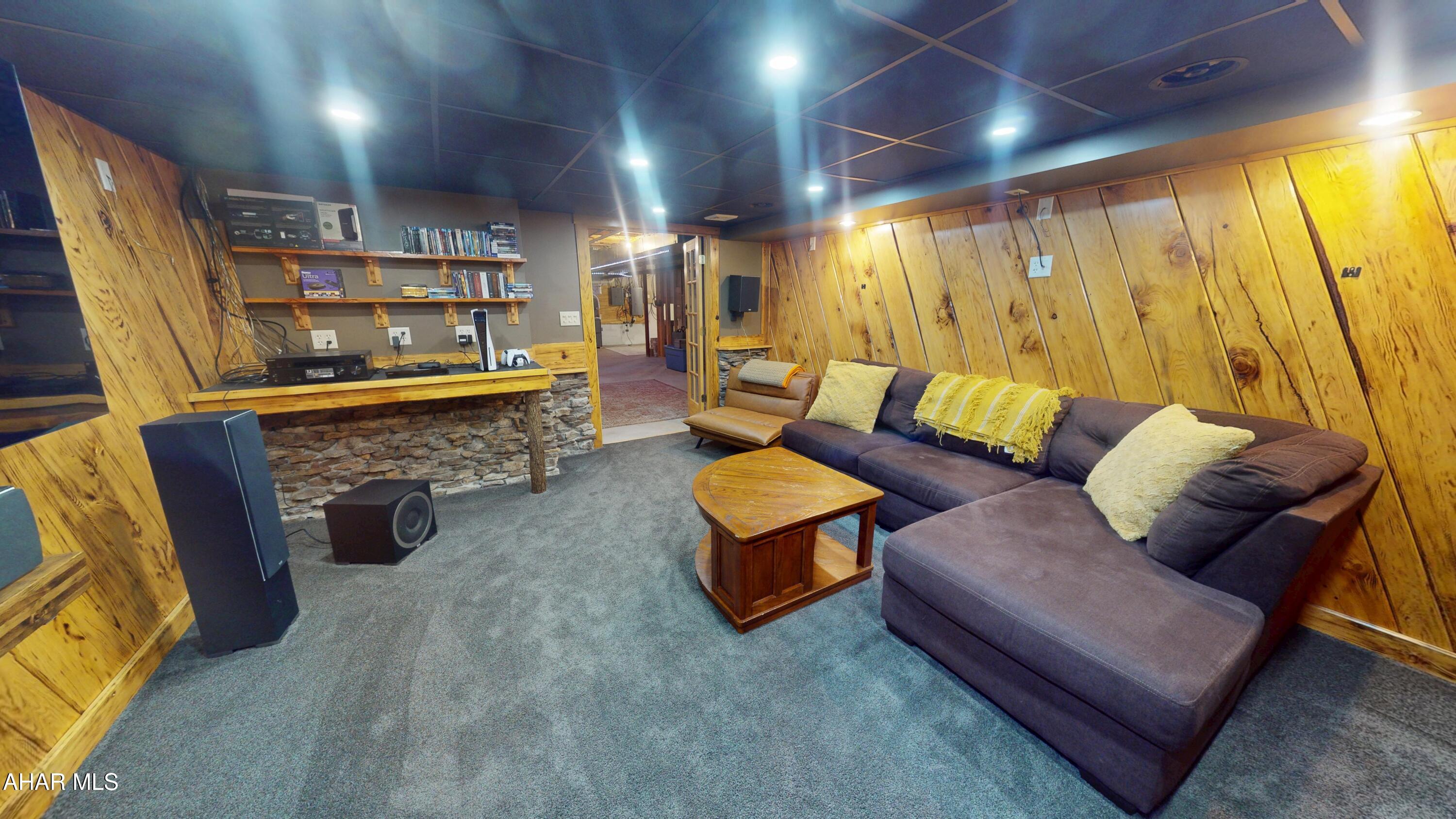 Hickory Hills - Residential