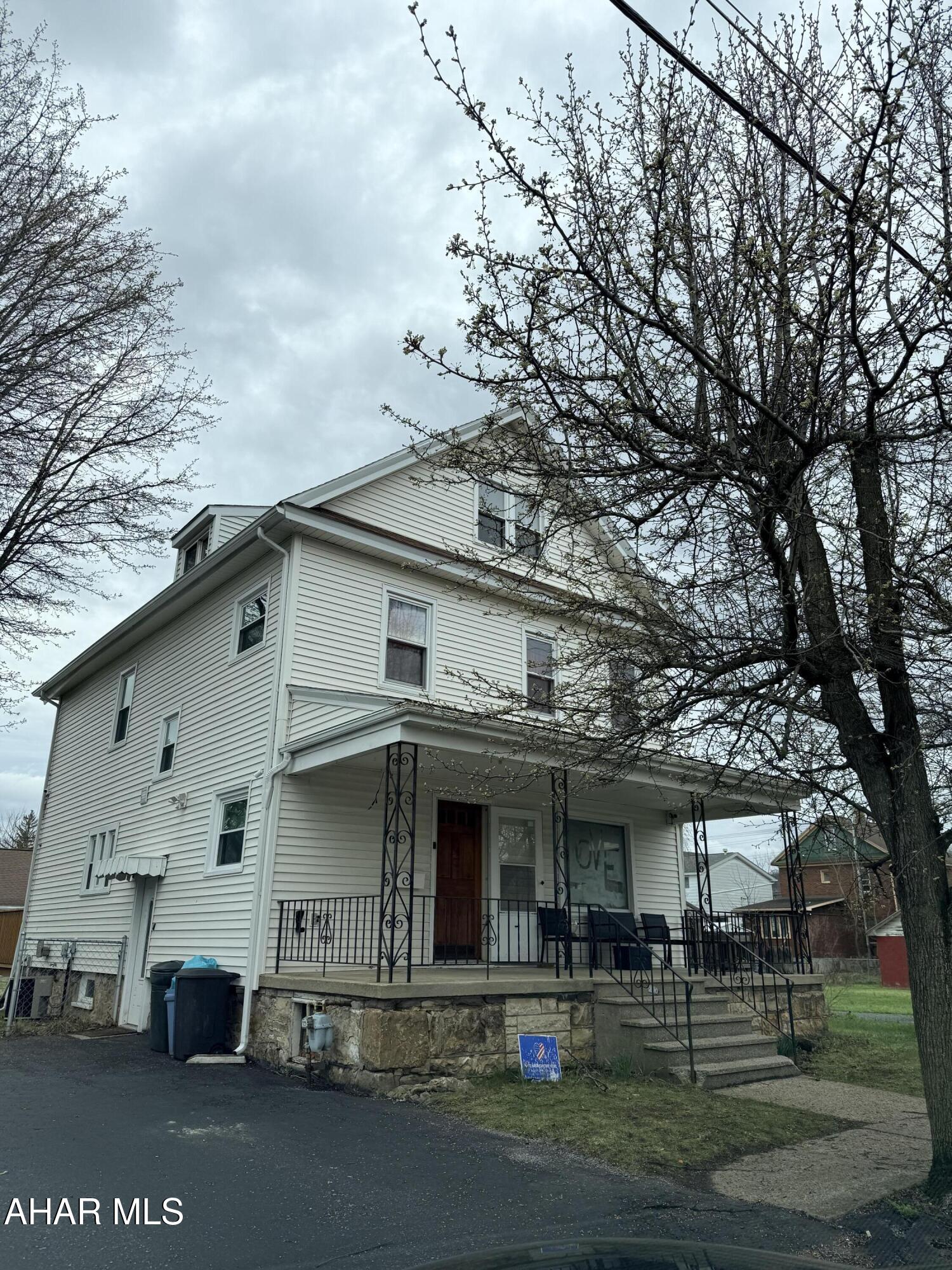 Large 1 1/2 story in the Hollidaysburg School District.  Each room is nice sized with plenty of room for the family.  Kitchen is eat-in with newer appliances. 3rd floor can be used as a bedroom or office..but does not have heat. Large fenced in lot with detached garage . THIS HOME IS BEING SOLD AS IS......the bones are good..but in need of some TLC.