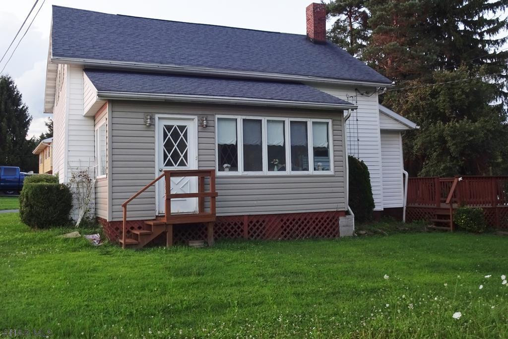 Cozy country living. Updated & move in ready- Nice big yard
