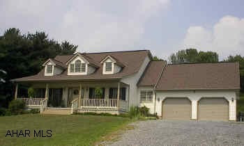 1.5 STORY 3-4 BEDROOM, 2.5 BATH, 1ST FLOOR MASTER. FP, 2 CAR ATTACHED GARAGE. BETTER THAN BRAND NEW. BONUS ROOM COULD BE 4TH BEDROOM.