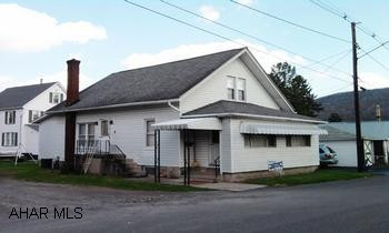 1 1/2 story, 3 bedroom home with 2 full baths. Partially finished basement. 1 1/2 story, 3 bedroom home with 2 full baths. Partially finished basement.