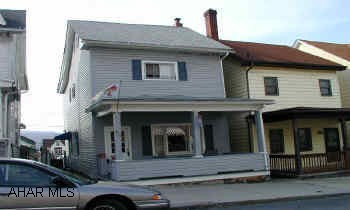 Great Starter home! Well maintained-move in condition, large/spacious rooms- AVB ground pool-garage-3 bdrms, 1 1/2 bath, and incl. 2.9% com. or $ 1125. min. Will consider Article of Agreement. Great Starter home! Well maintained-move in condition, large/spacious rooms- AVB ground pool-garage-3 bdrms, 1 1/2 bath, and incl. 2.9% com. or $ 1125. min. Will consider Article of Agreement.