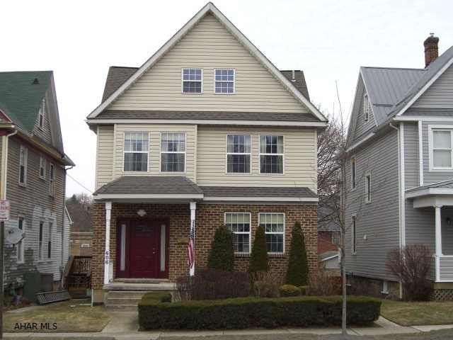 **Price Reduced. Motivated Sellers** This nicely updated 5 bedroom 2 1/2 bath home in the borough is a great find. There is nothing quite like borough living where you are within walking distance to schools, playgrounds,downtown stores and restaurants. Homes like this one will not last. Schedule a showing today!