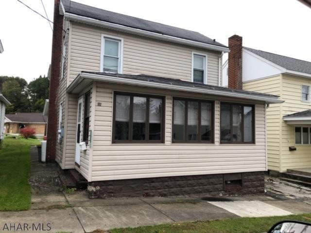 Nice three bedroom home at a perfect price must see to appreciate. Ample size back yard. 1 car garage with off street parking. This home is a great investment and would make a great rental property or a wonderful starter home.