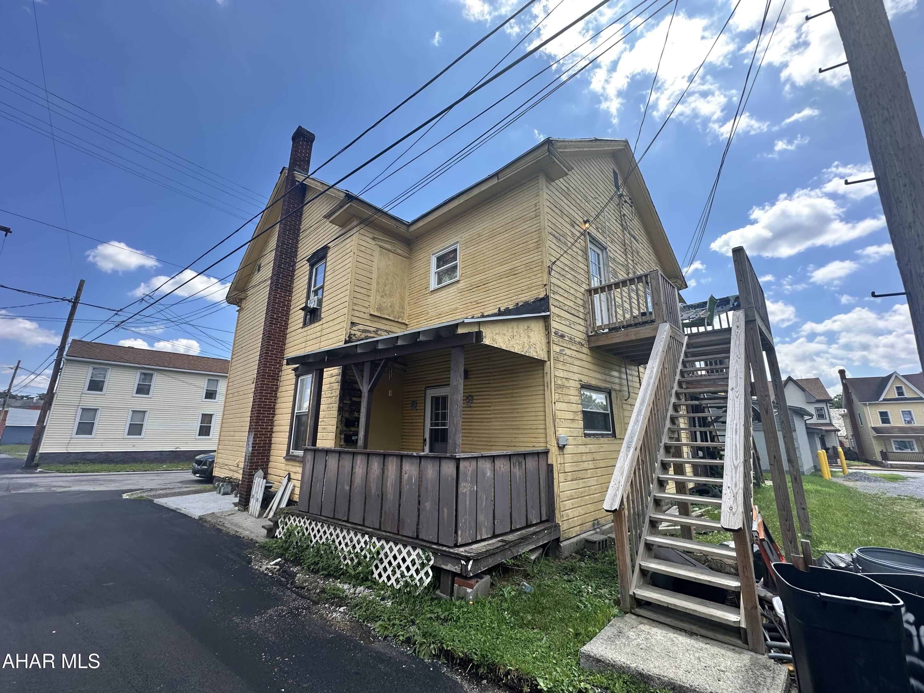 Side by side duplex with 4 units, the second floor units are 2 bedroom , 1 bath and both 1st floor units are 1 bedroom, 1 bath. Property sits on a 50x60 lot. Current rental certificates. Exterior is painted wood siding that needs freshened up. Good cash flow investment property