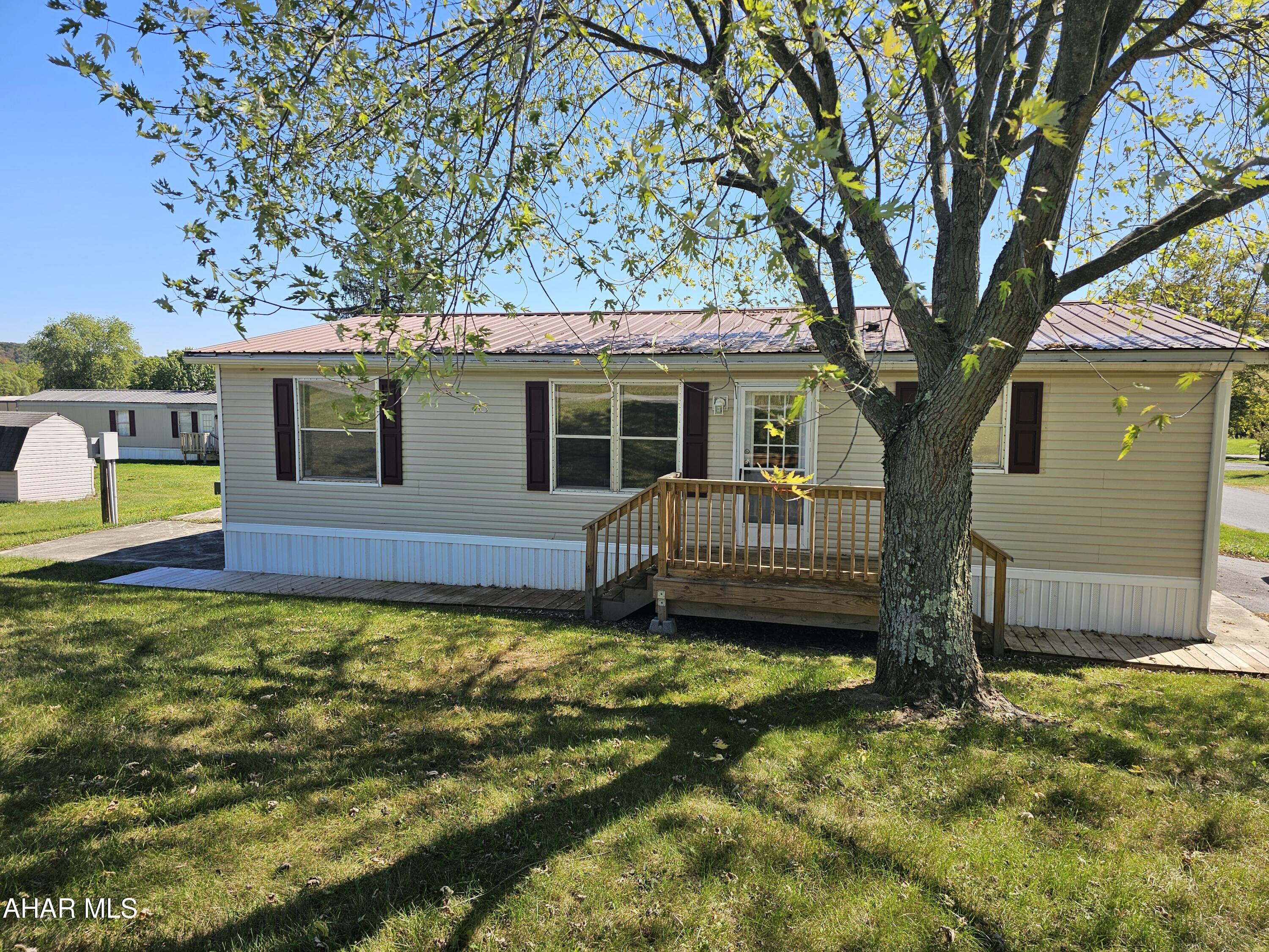 This 3 Bed room & 2 full bath home with a beautiful large yard in the Willowbrook Community ,is the perfect place to call home. Absolutely no pets and and you must fill out an application , the fee is $50.00 for each person over the age of 18 years old, this is nonrefundable.
Home rent: $750.00
Water: $41.06
Sewer: $35.00
Lot rent $420.00
TOTAL RENT; $1246.06
Security: $1500
Renter insurance required before moving in.
