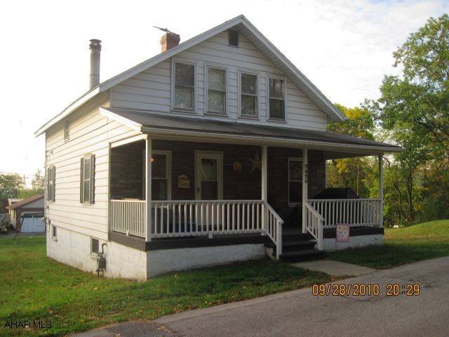 Move in ready!!  3 BR, 2.5 BA EIK, CIA, Fireplace, Walk-in Closets, 1st floor laundry, newer carpet, ceramic tile, spacious rooms!  This home has it all and then some!  Private setting in the city.  All appliances included.  Simply beautiful!  Must see inside!