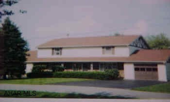 Stunning spacious townhouse in move in condition-large master bedroom, 1st floor laundry, one car garage, screened in porch,  GREAT LOCATION .  Total electric is $127./mo and sewer is $30/mo