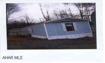 87 Presidential- 2 bedroom, 2 bath, entrance deck.... Seller may consider financing.  Flat Commission of $750.00