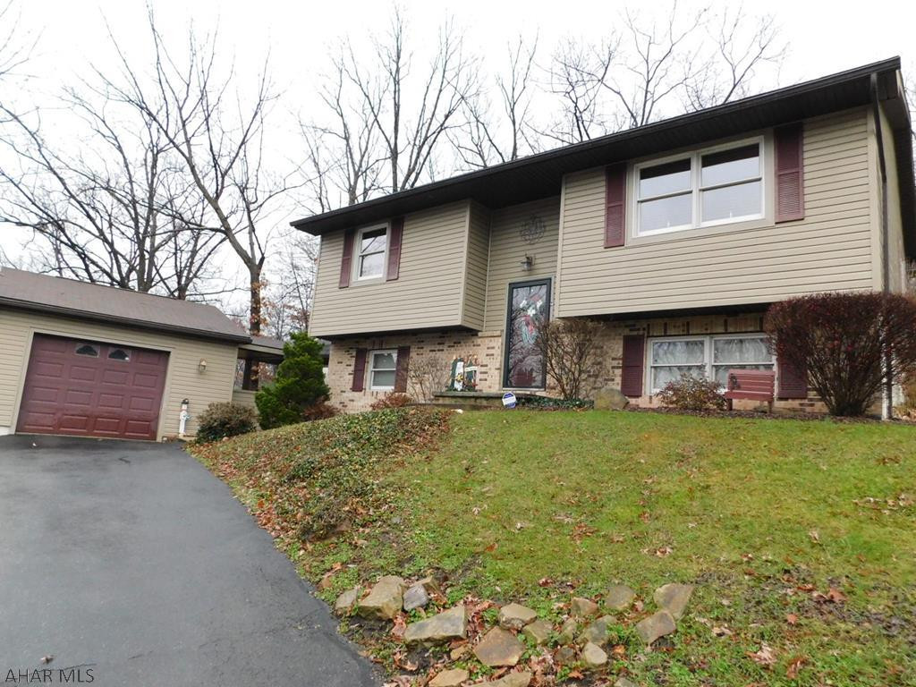 Beautifully decorated and maintained with brand new kitchen with granite counters and stainless steel appliance.  Master suite w/private bath and walk in closet.  This home offers a private back yard and fully finished lower level.  This home is definitely move in ready.  Call the listing agent for your private tour today!