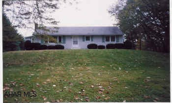 Nice rancher in toop condition, with new windows, carpet and paint.