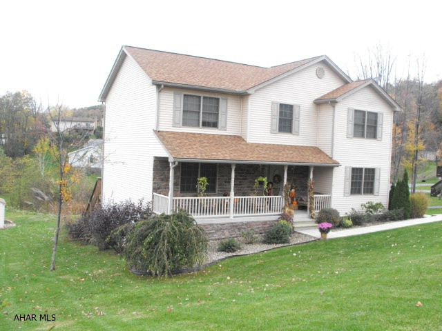 Large 2 story colonial with spacious bright rooms.  Big living room with gas fireplace off kitchen and breakfast area.  Master bedroom has vaulted ceilings and big walk-in closet.  Master bath has whirlpool tub and shower.  Big 2nd floor laundry room.  Basement is completely finished with half bath and 2nd gas fireplace on remote control.  Well landscaped lot with private deck off kitchen.  Pella windows throughout.