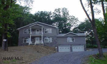 Elegant Home, New Construction!  Master bedroom suite on main floor with jacuzzi, fireplace in family room, balcony on second level with beautiful view, surrounded by beautiful homes on a Cul De Sac. Elegant Home, New Construction!  Master bedroom suite on main floor with jacuzzi, fireplace in family room, balcony on second level with beautiful view, surrounded by beautiful homes on a Cul De Sac.
