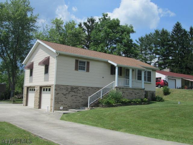 Bellemeade Drive. This 1 story home sits on 1 acre and comes complete with a pond stocked with fish. 1st level features eat-in kitchen, dining room and cozy living room. The 2 first floor BRs are huge and the master bedroom has 1/2 bath. Lower level features family room and a bedroom with 3/4 BA.