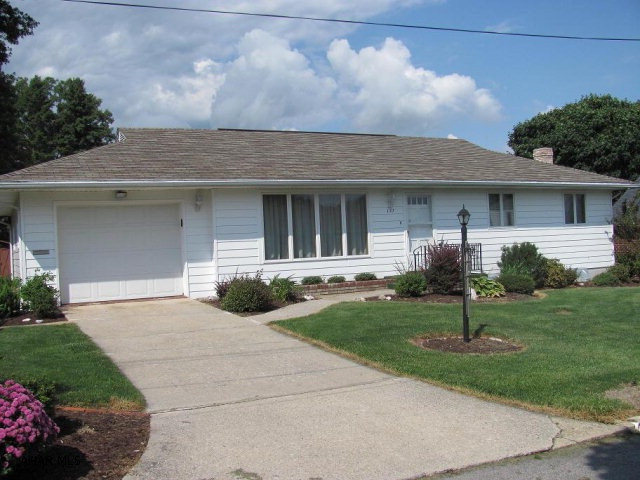 Ebensburg- Great location! 3BR wood sided ranch home located on a  74 x 138 lot. Gas forced air heat with  central air. 1 car attached garage. Appliances included.