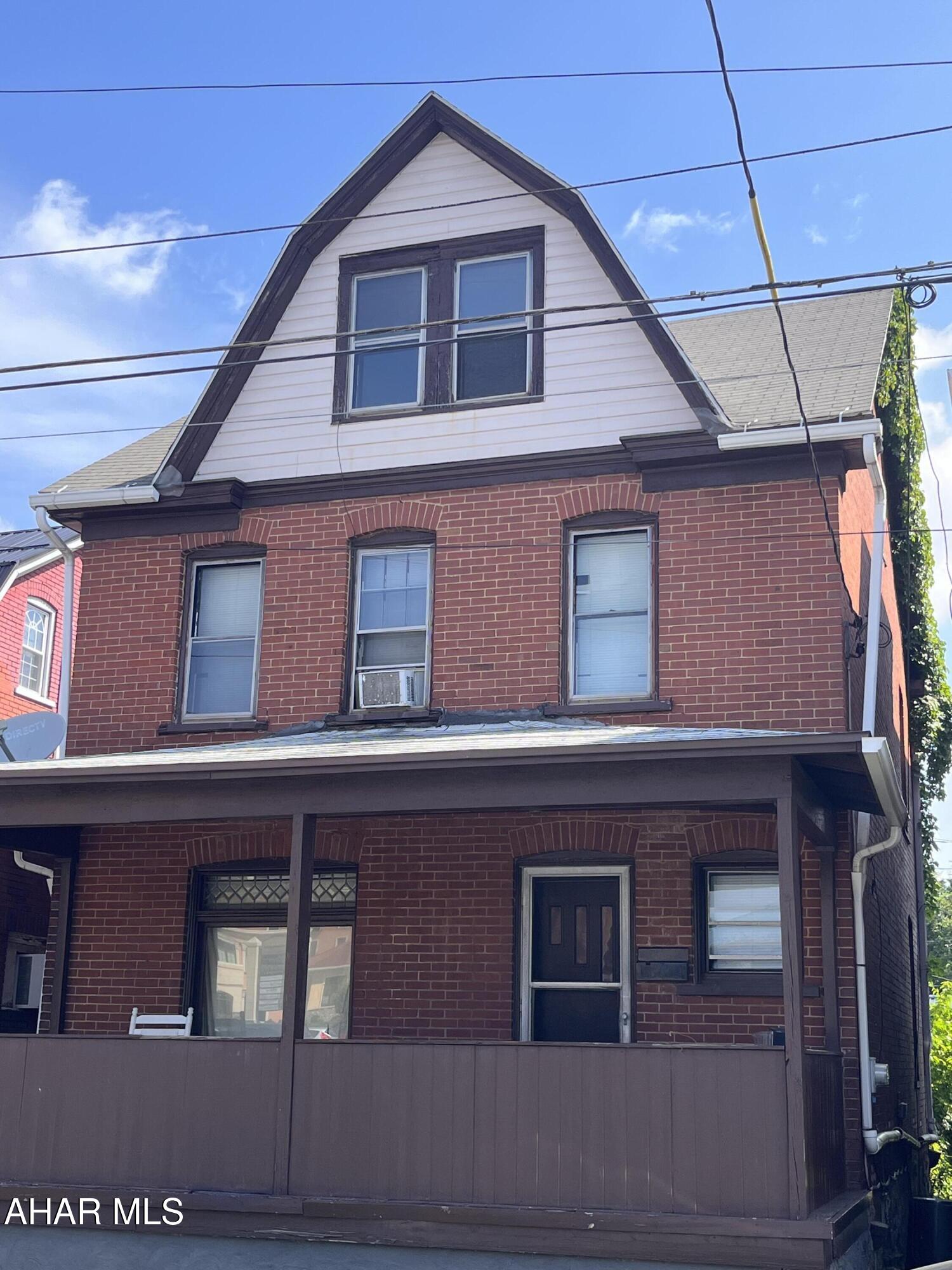 to be sold as a package with ML #'s77734,77730,77729,77733,77732,77731


$420000.
Rent is 725
tenant pays all utilities