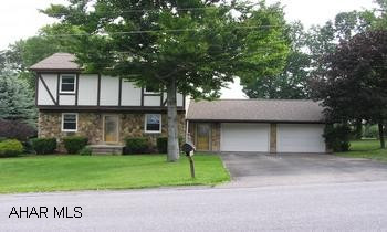 SUPER LOCATION IN CRESSON-2 STORY WITH 3-4 BEDROOMS- 2.5 BATHS-COVERED DECK- 2CAR  GARAGE- 2ND FLOOR LAUNDRY ROOM-HAS NEW ROOF- 4 ZONE HEAT PLUS CENTRAL A/C- SUSAN 935-8252. SUPER LOCATION IN CRESSON-2 STORY WITH 3-4 BEDROOMS- 2.5 BATHS-COVERED DECK- 2CAR  GARAGE- 2ND FLOOR LAUNDRY ROOM-HAS NEW ROOF- 4 ZONE HEAT PLUS CENTRAL A/C- SUSAN 935-8252.