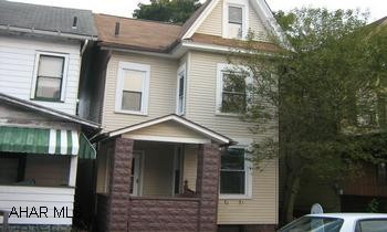 1st time homebuyers dream. New mechanics, custom kitchen and bath, move right in. All new appliances stay. Won't last!!.