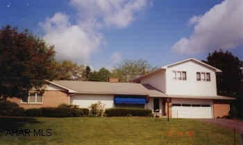 LARGE MASTER SUITE ADDITION. BEAUTIFULLY LANDSCAPED BACK YARD. LARGE SPACIOUS ROOMS.