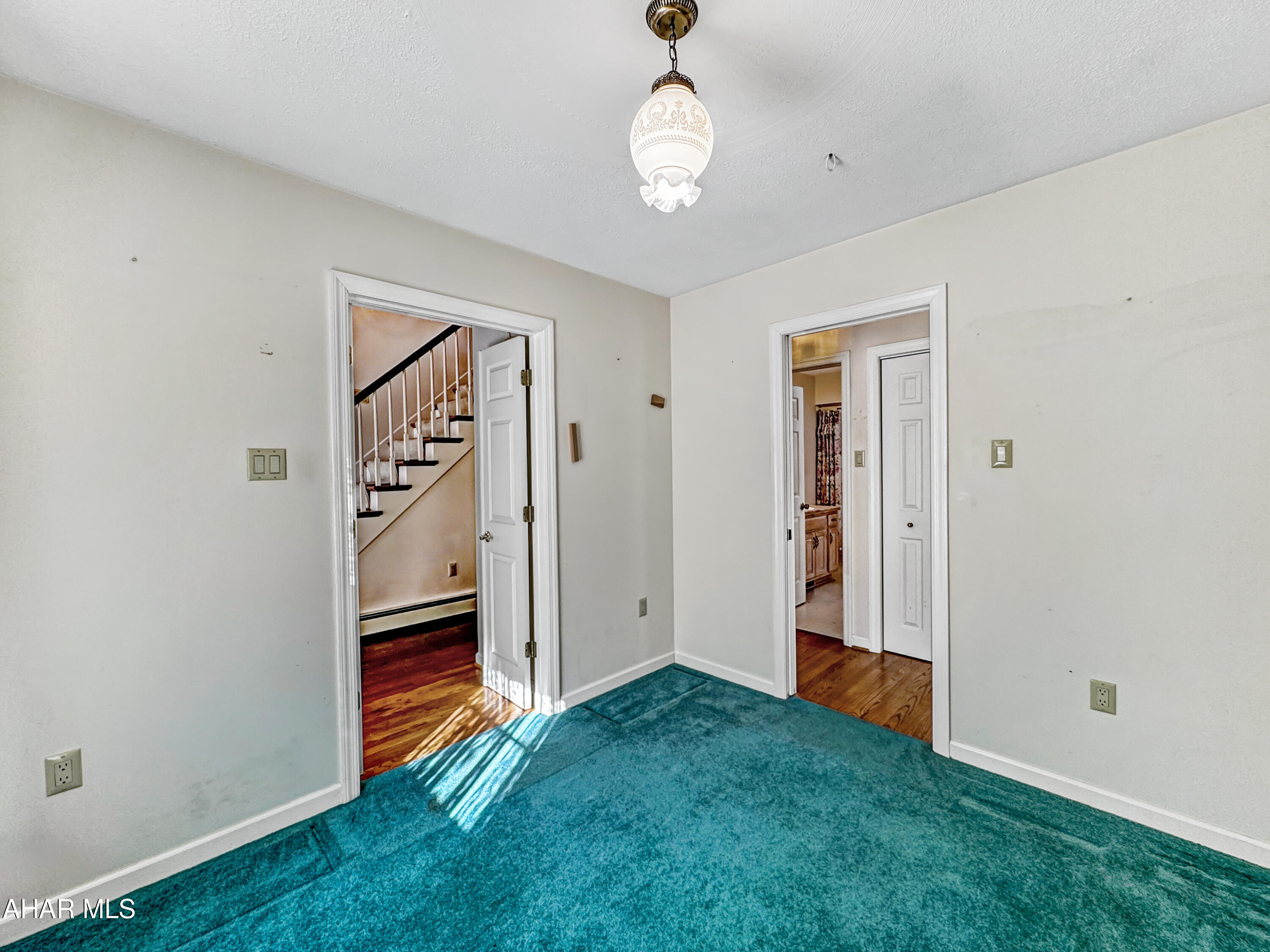 Crestwood - Residential