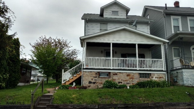 Perfect starter home! 3 bedroom 1 bath home in Altoona close to shopping and easy access to I-99. Thus home features a nice lot with backyard and off street parking. Call listing agent today.