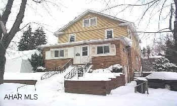 3 story home w/ full unfinished basement. Has front porch, rear & side entrances. 6BR home on 66 x 140 lot. Needs some TLC. 3 story home w/ full unfinished basement. Has front porch, rear & side entrances. 6BR home on 66 x 140 lot. Needs some TLC.