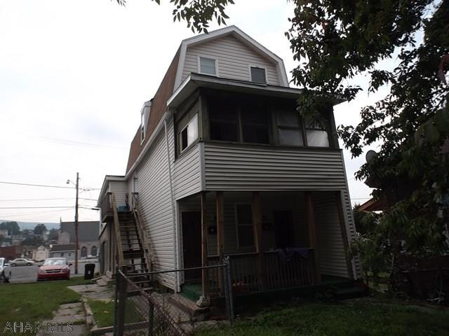 Both units were gutted and remodeled including new electric and plumbing within last year--also NEW ROOF.    2 units -1st floor is vacant,  2nd floor tenants are very meticulous!!   Landlord pays Water and trash.  2 car garage on separate electric meter (could be rented)