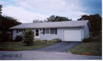 2 Bedroom Rancher on 75x120 Lot, Eat-in Kitchen. LI, 1 Bathroom with full basement, with one stall garage. Has hardwood floors, garage door openers, covered patio, macadam driveway, and great back yard. Call Dan Laratonda.