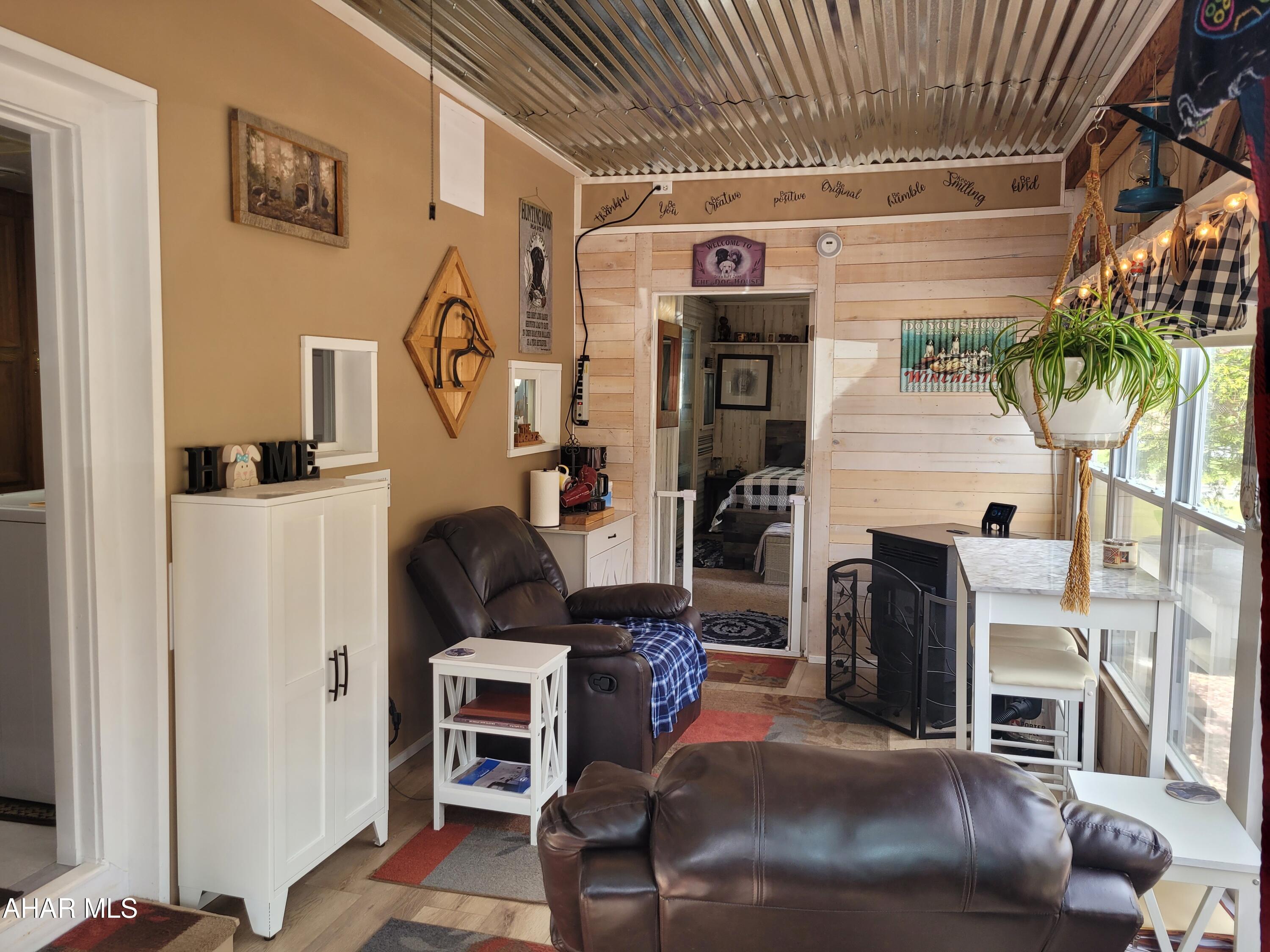 Glendale Yearound - Residential