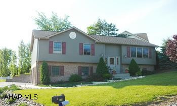 CROSSMAN, CASTLE, AND MARINA CONSTRUCTION ON NICELY LANDSCAPED LOT.  IMPECCABLY MAINTAINED WITH NEW APPLIANCES AND CERAMIC TILE KITCHEN FLOOR.  DELIGHTFUL SCREENED PORCH FOR COMFORT.  FOOT OF TEN ELEMENTARY. CROSSMAN, CASTLE, AND MARINA CONSTRUCTION ON NICELY LANDSCAPED LOT.  IMPECCABLY MAINTAINED WITH NEW APPLIANCES AND CERAMIC TILE KITCHEN FLOOR.  DELIGHTFUL SCREENED PORCH FOR COMFORT.  FOOT OF TEN ELEMENTARY.