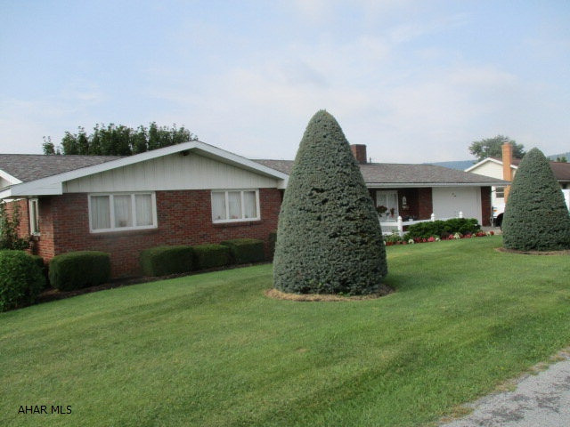 Brick rancher in Spring Cove School District.  You can move in tomorrow.  3 bedrooms, 2 bath, living room, family room with fireplace all on 1 floor.