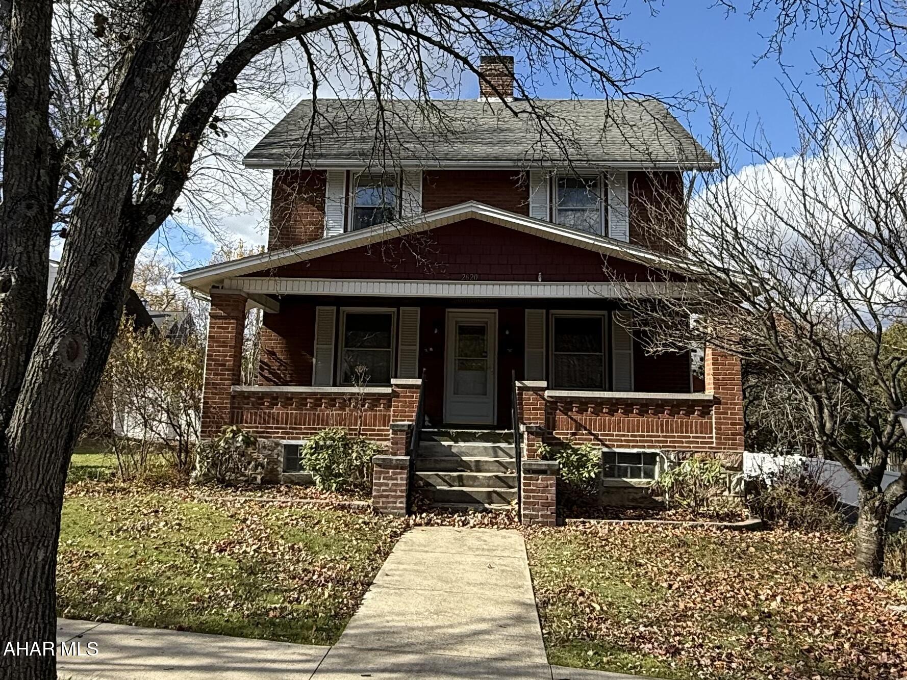 Large 5 bed all brick home located on Quail Ave. in Altoona. large rooms, eat-in kitchen...step down family room.  3 bedrooms on the 2nd floor, 2 bedrooms on the 3rd floor.  Full baths on both floors.  Walk out the back to the carport/ garage...driveway is open to rear ally.  Nice sized fenced yard.....Don't miss this convenietly located home.