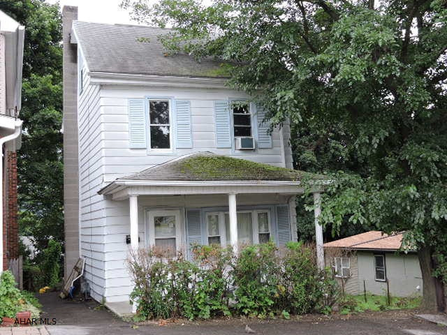 Nicely updated.  Modern kit & bath.  Gas fireplace in LR.  Sitting on oversized irregular lot.  Seller has multiple bids and is looking for highest and best offers no later than Wed 8/6 12 noon.
