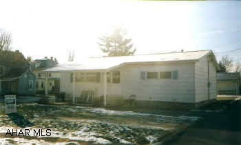 CUTE & COZY RANCHER. FINISHABLE BASEMENT. COVERED PATIO, RECENT ROOF. MOVE-IN CONDITION. SELLER WILL CONTRIBUTE $1000 TOWARDS BUYERS CLOSING COSTS FOR ACCEPTABLE OFFER.
