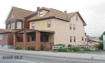 Zoned Neighborhood Business.  Tenant occupied - month-to-month lease @ $200/month. Zoned Neighborhood Business.  Tenant occupied - month-to-month lease @ $200 / month.