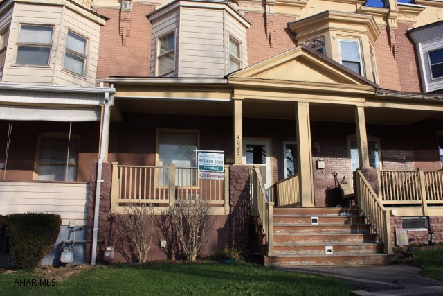 Knickerbocker area 2 Story attached row house features 3 bedrooms with water proofed basement, new furnace, water heater, on street and off street parking-alley access  Move in condition