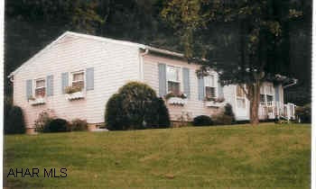 Nice Rancher, 3 bedroom, new furnace, city utilities.