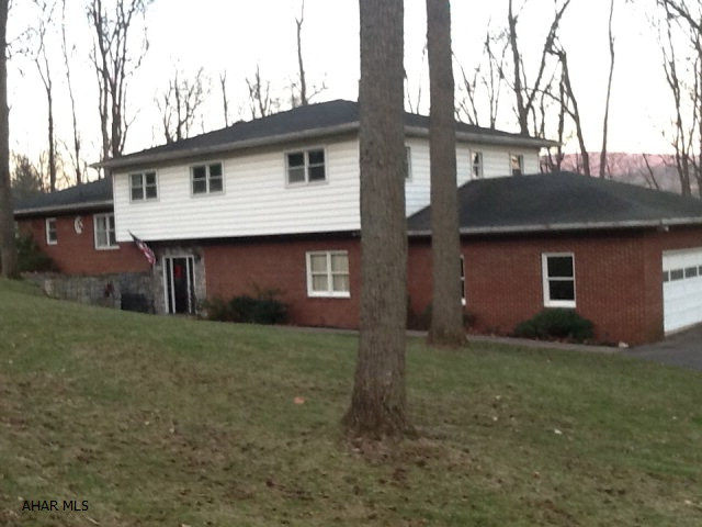 Executive type home in prime Meadowbrook location, very few homes become available in this part of Meadowbrook. The home boast amazing views. It sits on three building lots and is very private. A large sunroom off the rec room adds to the charm. 3 bathrooms have been totally renovated and must be seen to be appreciated. The eat-in kitchen has been updated and has fantastic storage with a large center island. The Master suite can easily accommodate private seating along with king bed and the walk-in closet offers plenty of storage. This is indeed a rare find property in one of the most sought after areas of Bedford.