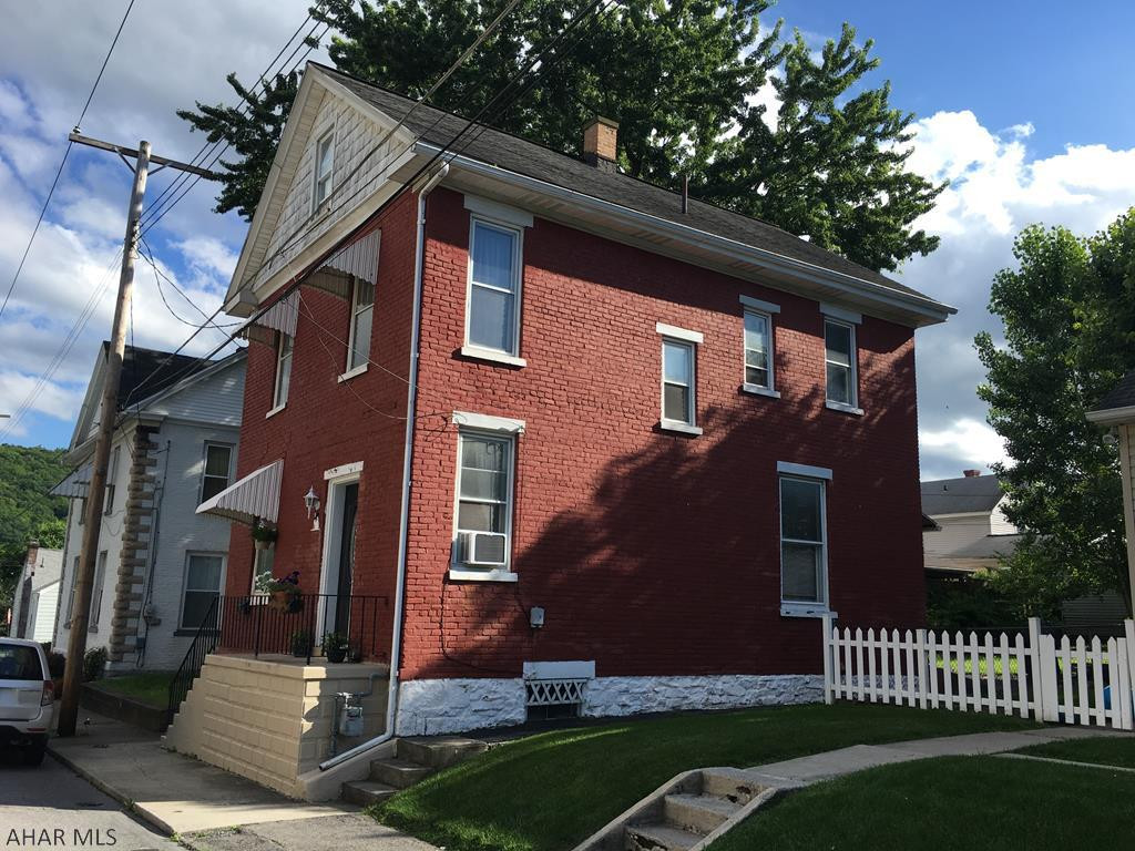 2 Story Brick Home in the Borough.  2-3 Bedrooms, 1 Full Bath.  Conveniently located.  Great for First Time Buyers.  Lots of Potential. Interior photos coming soon. Seller is packing personal items.