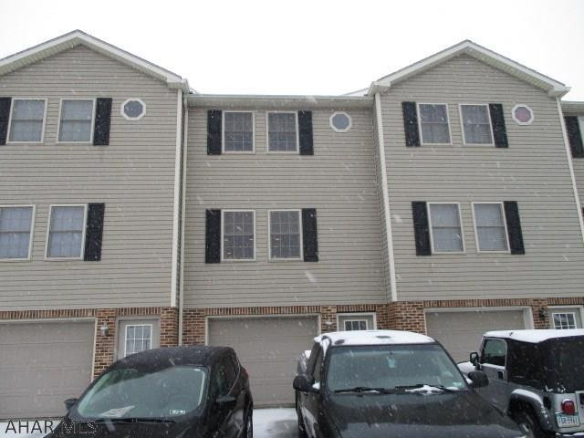 Move in ready in Penn Farms! Up to date townhouse with open floor plan! All appliances included!